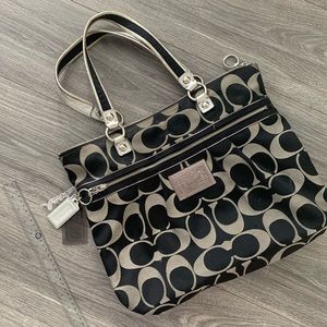 Large vintage Coach poppy tote purse